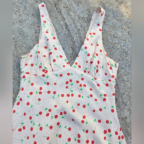 Cherry Zara satin mini dress. Size S - Picture 5 of 13